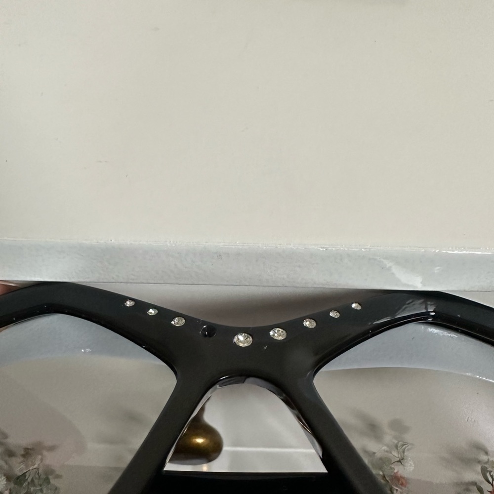 Gucci Hollywood Forever Collection Sunglasses GG0496S Sunglasses with crystals - Picture 3 of 12